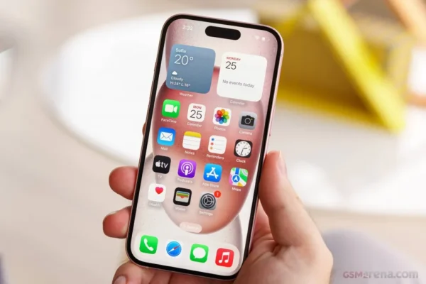 Refurborne phone Apple iPhone 15 128/GB ROM 6.1 'Original Super Retina OLED 6GB RAM Face ID Mobile Phone excellent condition